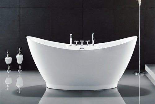 Il mezzo uovo curvo ha modellato le vasche da bagno indipendenti, vasche indipendenti del bagno 1700X800 fornitore