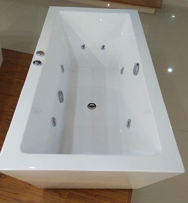 bianco contemporaneo dell'interno di 1600mm che inzuppa le vasche calde Jacuzzi dell'interno/della vasca da bagno indipendente fornitore