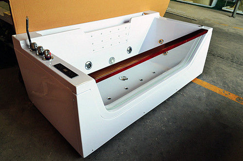Un quadrato dell'interno della vasca calda di idroterapia della persona mini con aggiornamento di Bluetooth fornitore